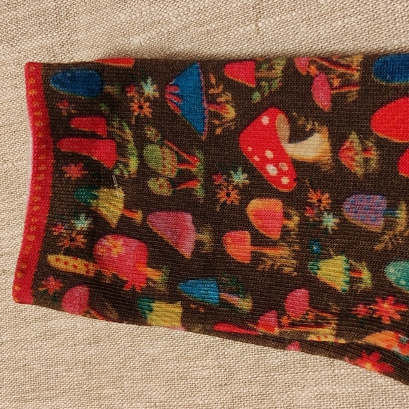 (2-SET) RAINBOW MUSHROOM SOCKS - Picture 8 of 11